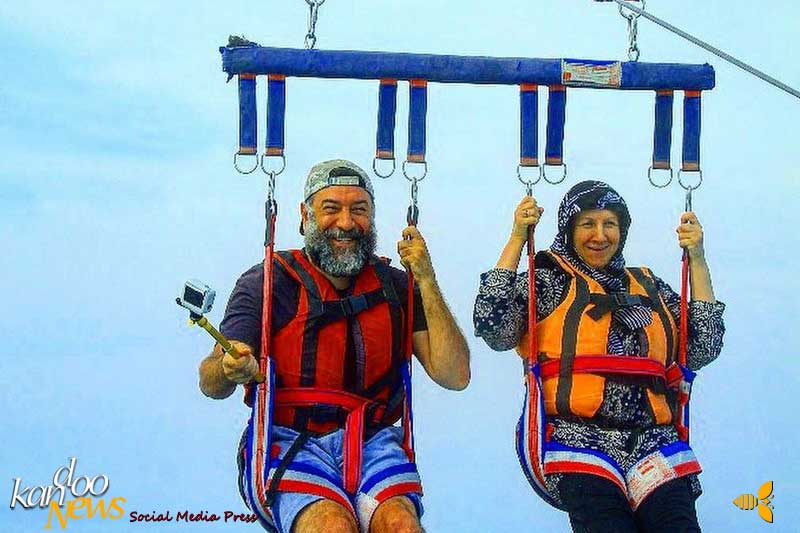 علی انصاریان با پایه‌ترین ننه دنیا در حال بالن‌سواری (تصاویر)