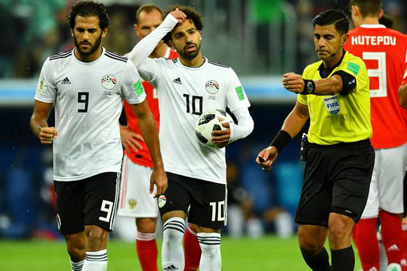 مصر  از داور بازی مقابل روسیه شکایت می‌کند