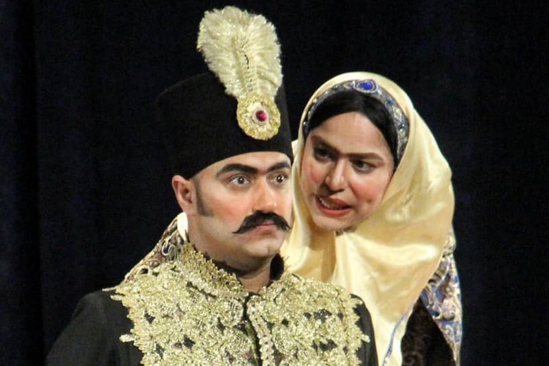 تصمیمات نابخردانه قاجار در نمایش کمدی «آقا دلبر»
