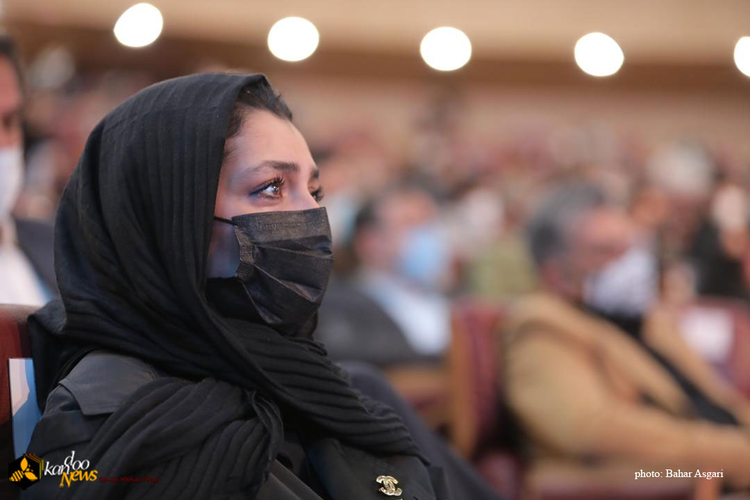 ساره بیات داوره جشنواره بخش مسابقه سی و نهمین جشنواره فیلم فجر در مراسم اختتامیه